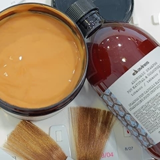 Dúo Cabellos Castaños Champú & Acondicionador Alchemic Tobacco Davines Color Perfecto Siempre - Imagen 1